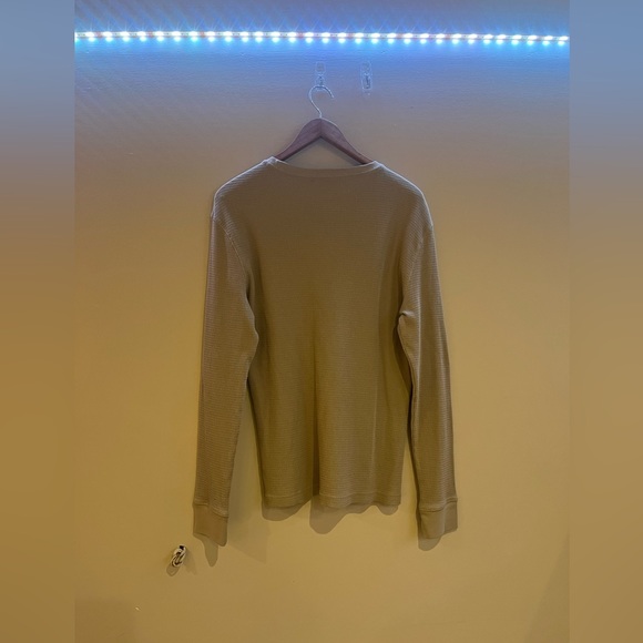 H&M beige long sleeve tee - Picture 3 of 4